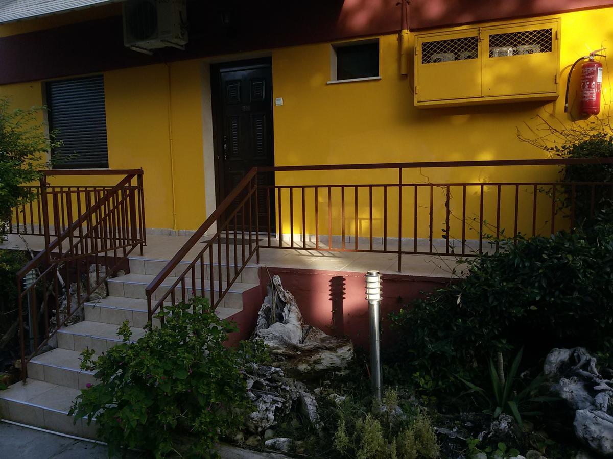פוליכרונו Villa Maria Apartments מראה חיצוני תמונה